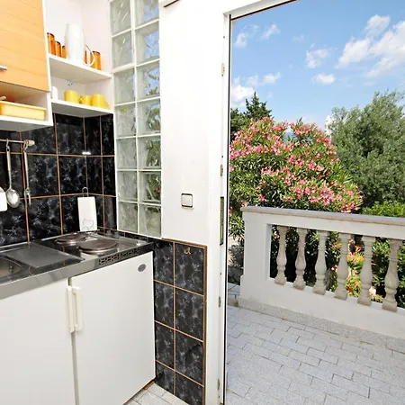 Apartment Sleeps 4 Wifi Novi Vinodolski