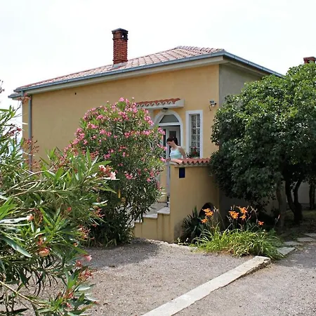 Apartment Sleeps 4 Wifi Novi Vinodolski