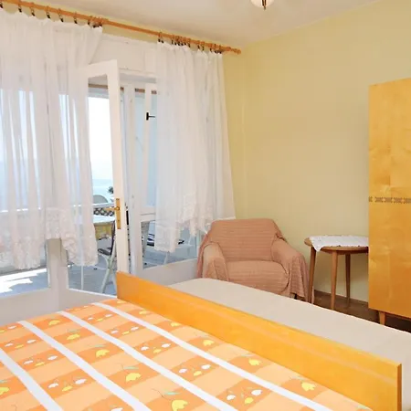 Sleeps 4 Wifi * Novi Vinodolski