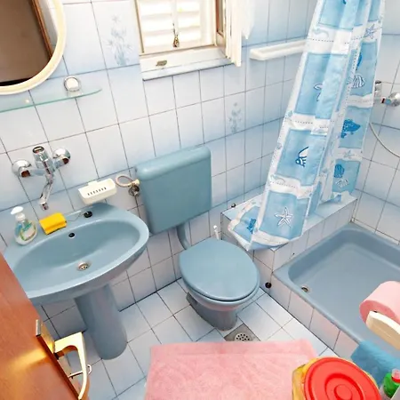 Sleeps 4 Wifi Novi Vinodolski